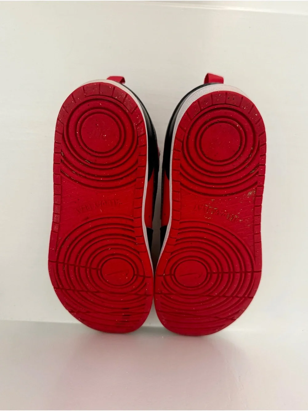 Nike Kids Court Borough Low-Top Sneakers with Strap 3.5y